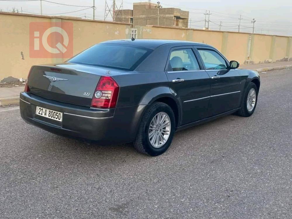 كرايسلر 300